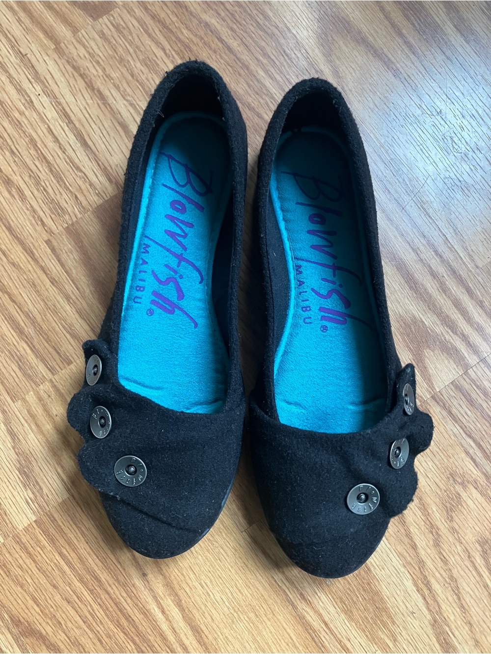 Blowfish solid black 2tone flannel Women's Button-Detail Flats